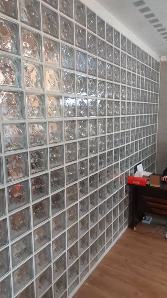 مرکز تخصصی فروش و اجرای بلوک و آجر شیشه ای کاوه فرهنگ در آذرشهر